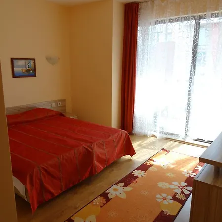 Red Guest house 3*