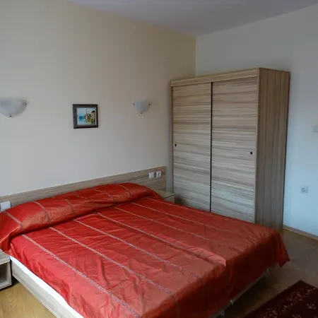 Red Guest house 3*